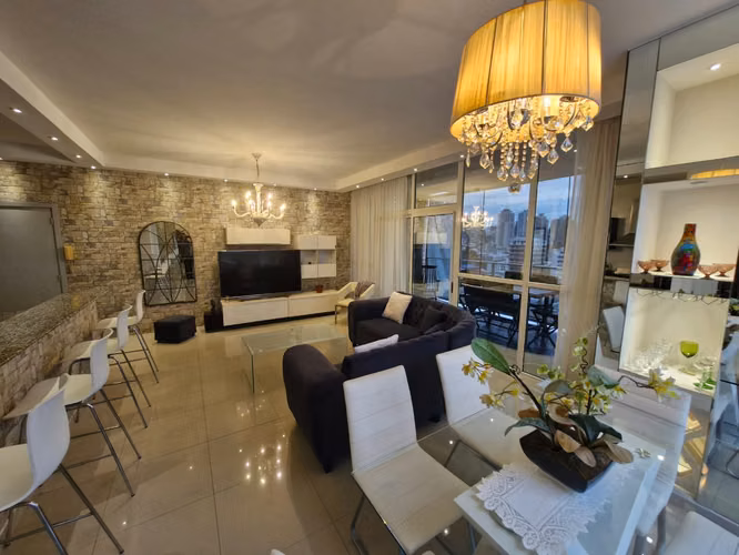ALQUILO APARTAMENTO EN SAN FRANCISCO, AMOBLADO, 2 RECAMARAS, 150m2.