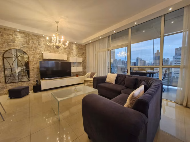 ALQUILO APARTAMENTO EN SAN FRANCISCO, AMOBLADO, 2 RECAMARAS, 150m2.