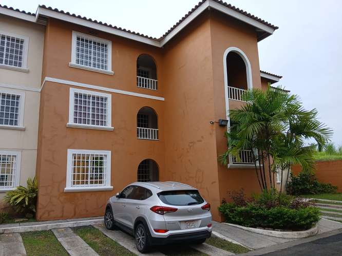 ALQUILER DE APARTAMENTO EN CANTABRIA IV AMOBLADO - PLANTA BAJA CON 2 ESTACIONAMIENTOS