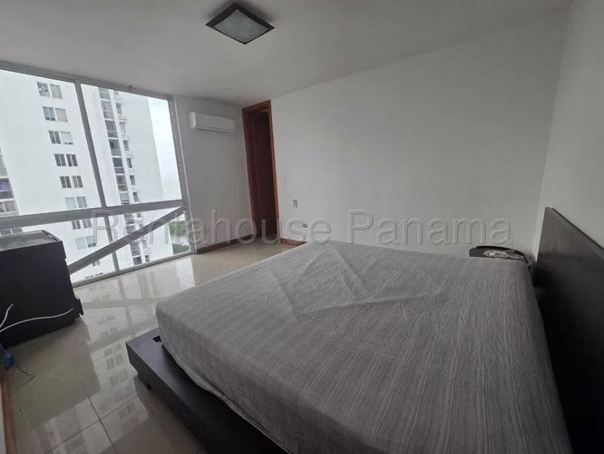 Apartamento Amoblado en Venta en Bahia del Golf  Coco del Mar