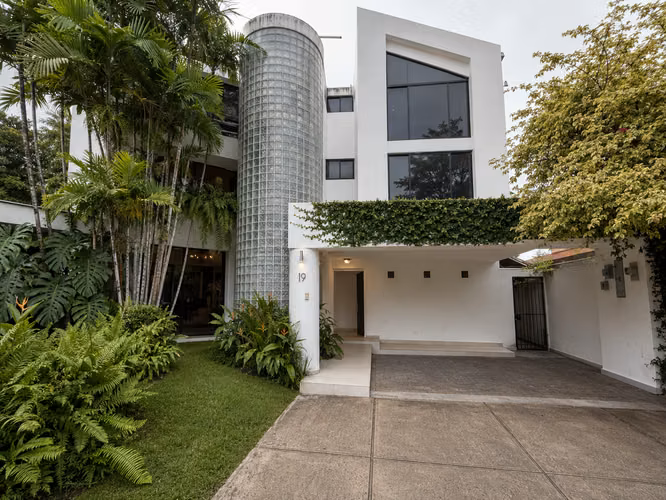 Casa de Arquitectura de Autor en Rotonda Privada | El Carmen