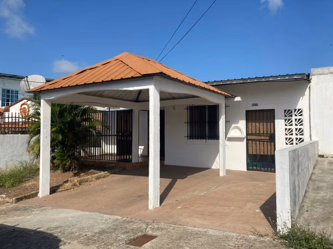 ALQUILO CENTRICA  CASA  EN ARRAIJAN CABECERA LA ESTANCIA (CAMRO)