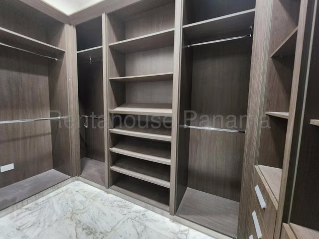 Apartamento en Alquiler en Costa del Este. PH REGALIA. 26LDC6505