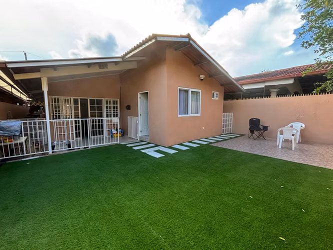 VENTA DE CASA EN VILLA LUCRE - Imagen 3