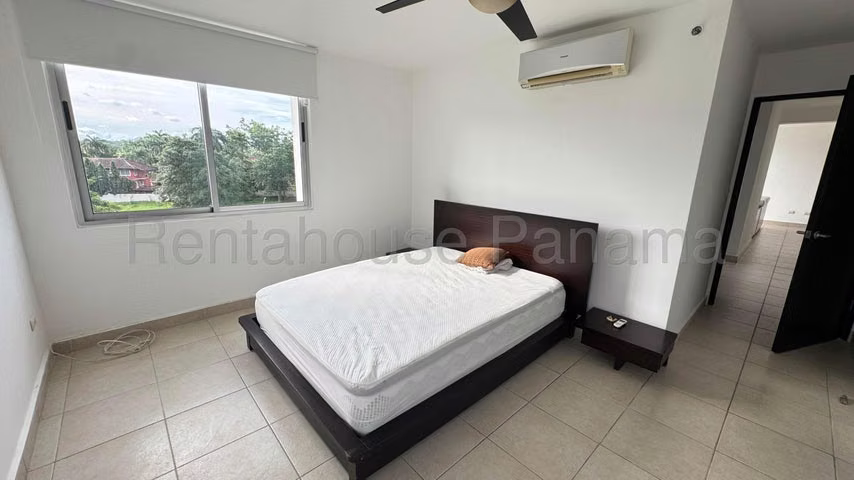 Se vende hermoso apartamento en PH Clayton Park en Clayton 27LDC54
