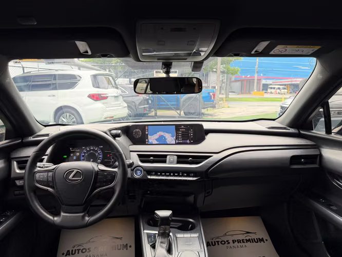 Lexus UX250h 2020