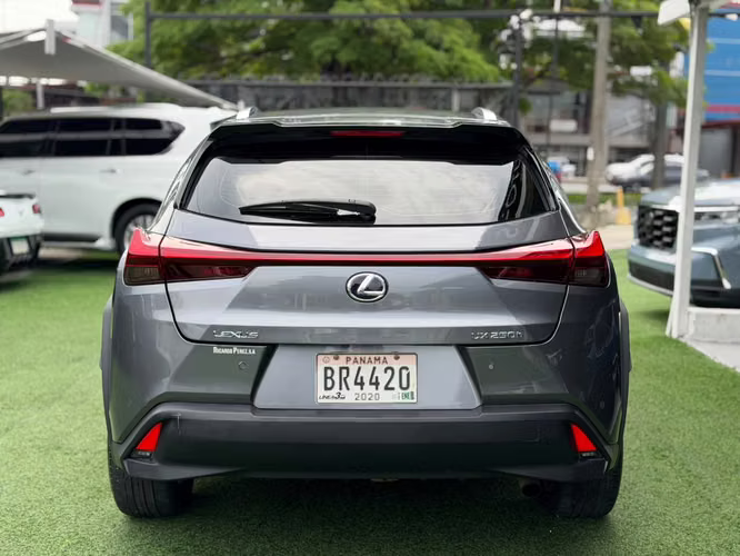 Lexus UX250h 2020
