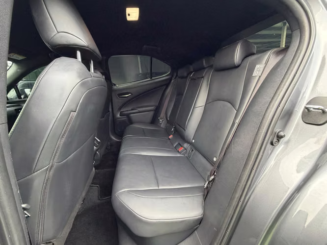 Lexus UX250h 2020