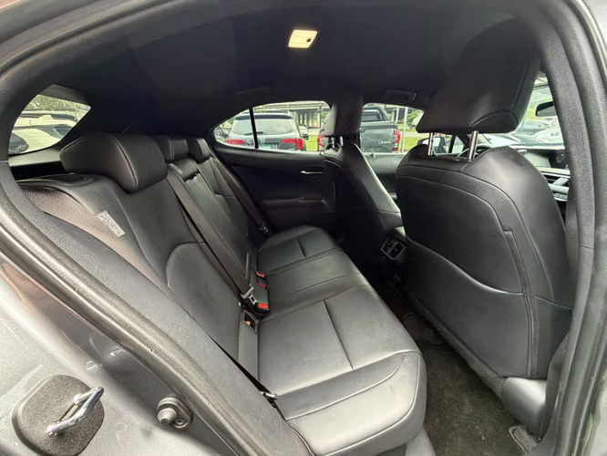 Lexus UX250h 2020