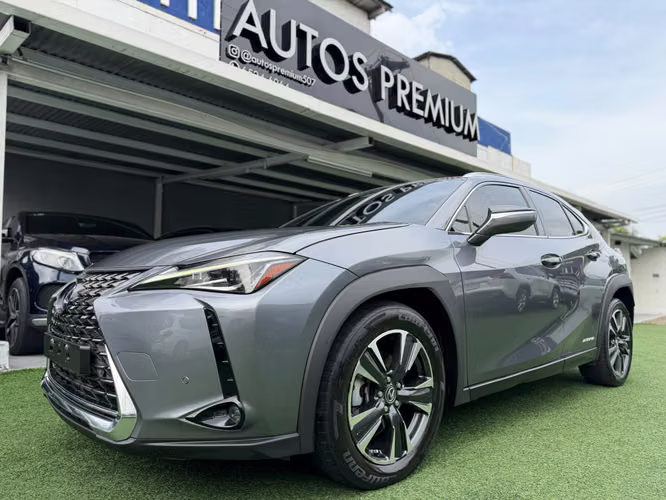 Lexus UX250h 2020