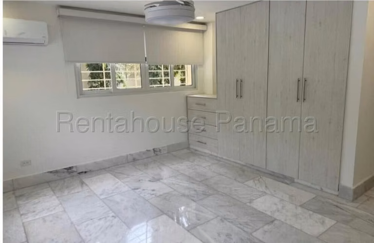 Casa en Venta en Altos del Golf YM
