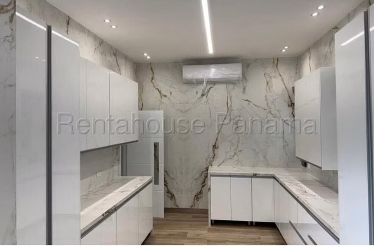 Casa en Venta en Altos del Golf YM