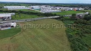 Venta de Terreno con 30000m2 en Pacora 26-9163SR