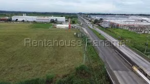 Venta de Terreno con 30000m2 en Pacora 26-9163SR