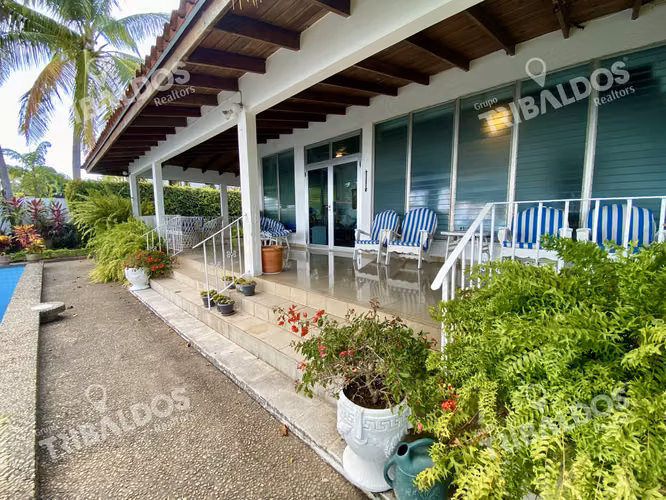 Venta de casa frente al mar en Coronado