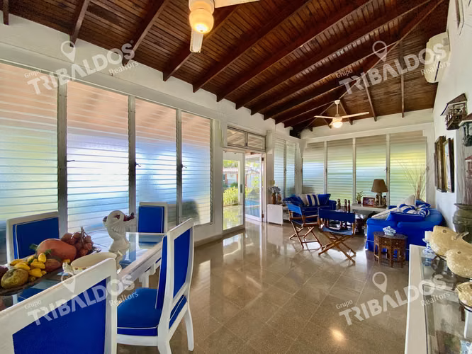 Venta de casa frente al mar en Coronado
