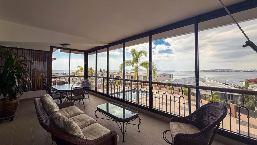 Venta de apartamento en P.H. Maresias, Punta Paitilla