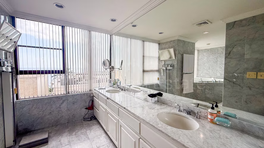 Venta de apartamento en P.H. Maresias, Punta Paitilla
