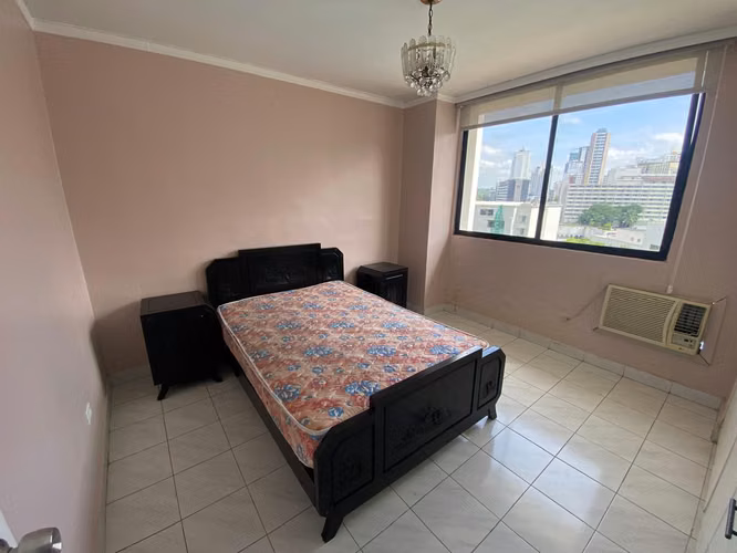 Alquilo apartamento ejecutivo amoblado en Área Bancaria / Campo Alegre.