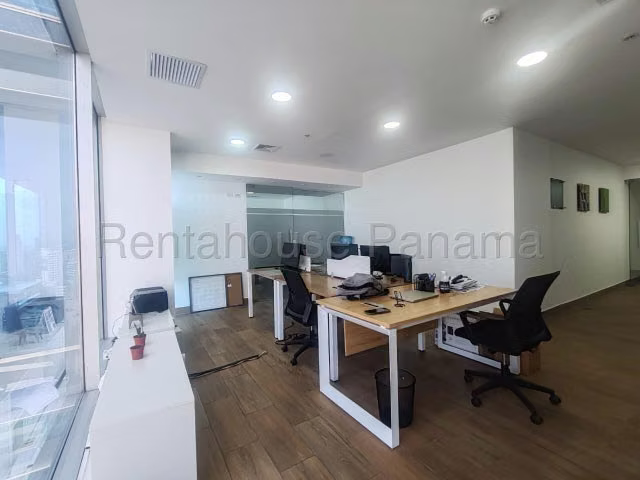 Oficina Comercial en Alquiler en Obarrio JG