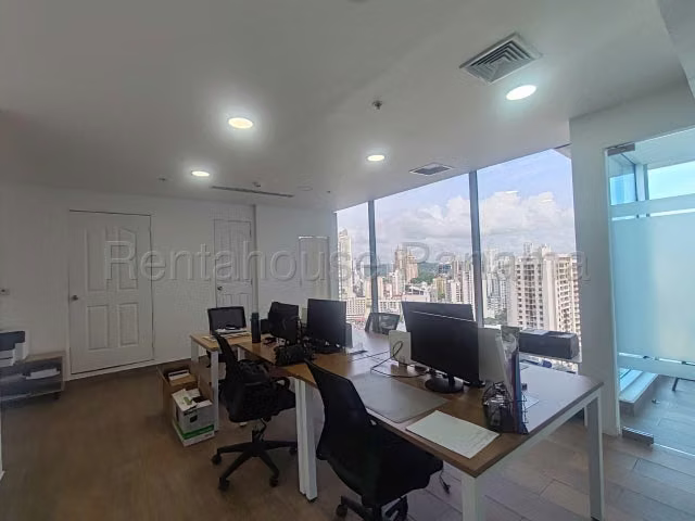 Oficina Comercial en Alquiler en Obarrio JG