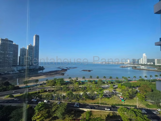 Apartamento en Alquiler en Avenida Balboa JG