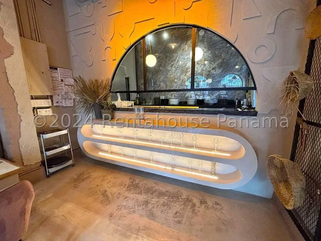 Local Comercial en Alquiler en Casco Antiguo JG