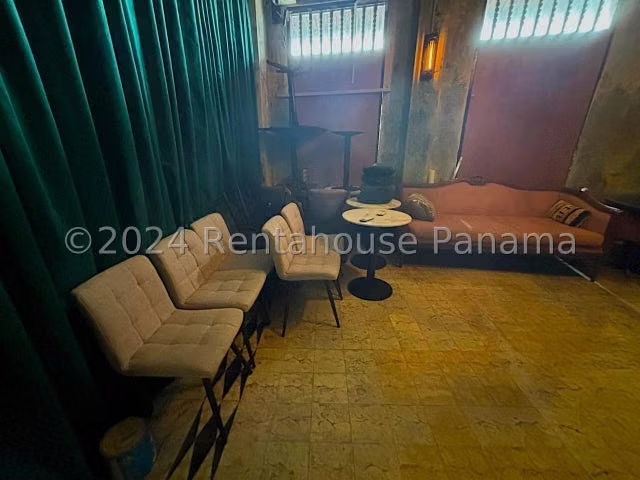 Local Comercial en Alquiler en Casco Antiguo JG