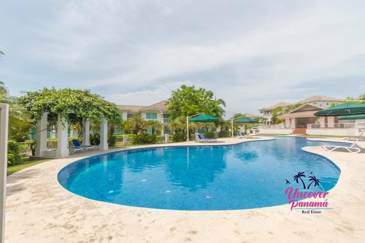 Apartamento Amoblado de 3 Recámaras en Venta en Rodman, Bijao Beach Club &amp; Residences