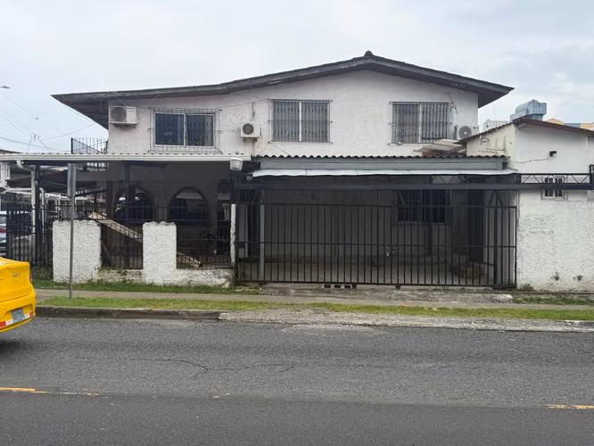 Commercial Space for Rent in La Locería | Ideal for a Workshop or Service Business