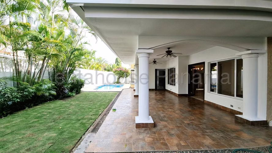 Alquiler de Amplia Casa en Costa del Este 27*58Mfk - Imagen 14