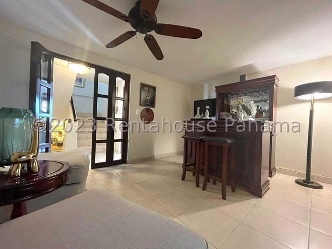 Hermosa Casa en Venta excelentes condciones  en el Hato Pintado 27*92Mfk