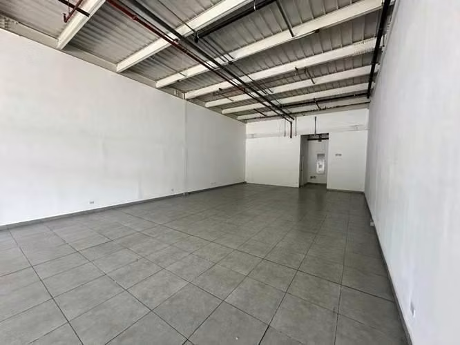Alquiler de locales frente a la Estación del Metro