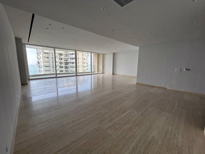 Apartamento de 395 m² con 4 Recámaras y Línea Blanca Incluida | Alquiler
