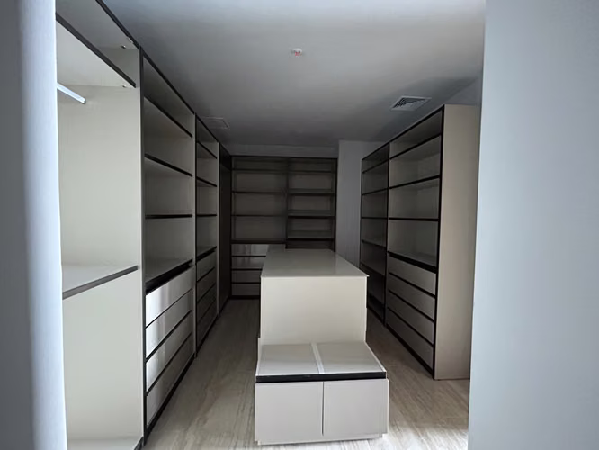 Apartamento de 395 m² con 4 Recámaras y Línea Blanca Incluida | Alquiler
