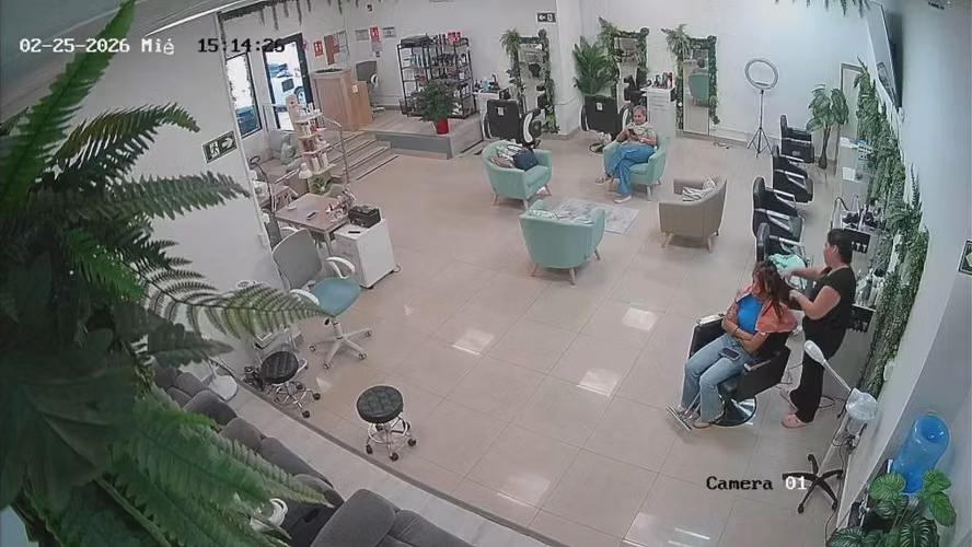 Se vende salón de Belleza, funcionando desde el 2023