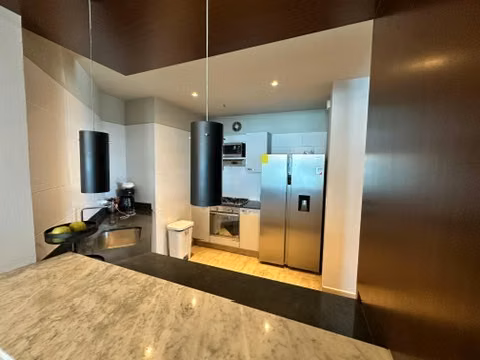 En Alquiler - Lujoso apartamento con vista al mar y ciudad - Avenida Balboa