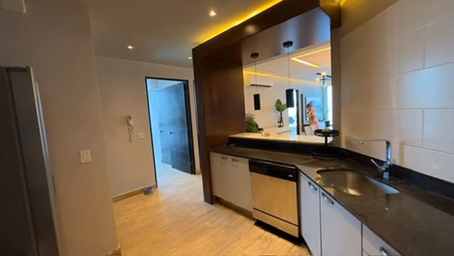 En Alquiler - Lujoso apartamento con vista al mar y ciudad - Avenida Balboa