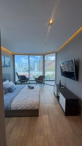 En Alquiler - Lujoso apartamento con vista al mar y ciudad - Avenida Balboa