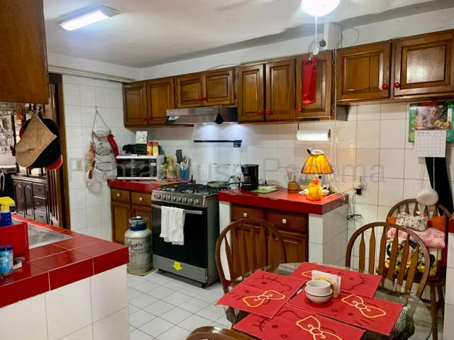 Casa en Venta en La Alameda 26LDC5410