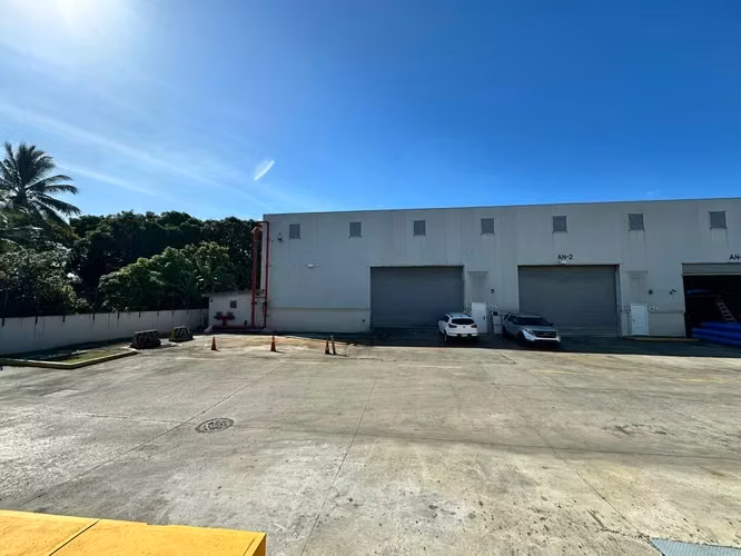 Alquiler de Ofibodega cerca de Costa del Este