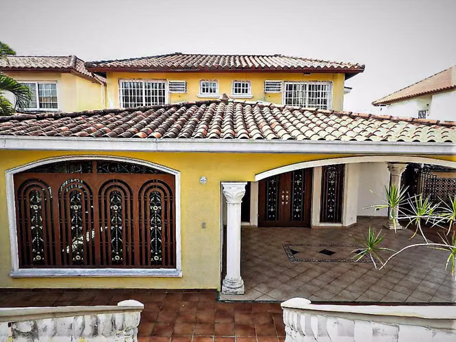 VENTA DE CASA BRISAS DEL GOLF GM