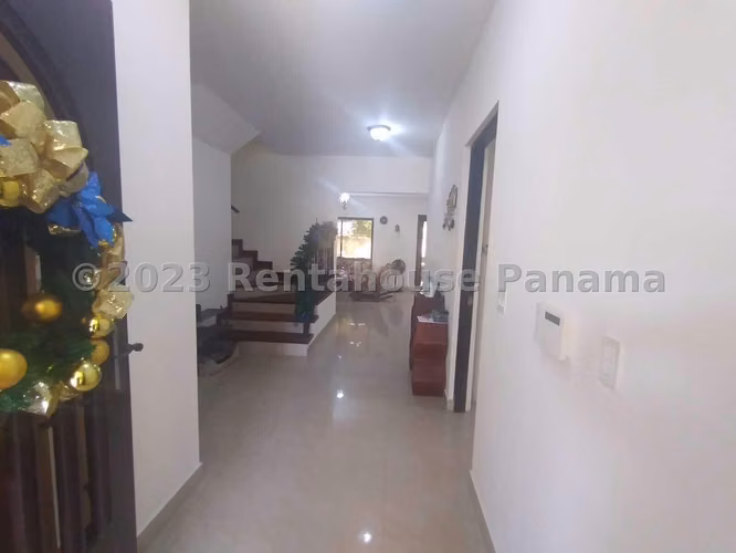 VENTA DE CASA ALTOS DEL GOLF GM