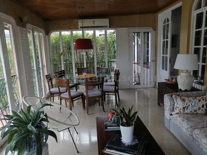 VENTA DE CASA LA ALAMEDA GM