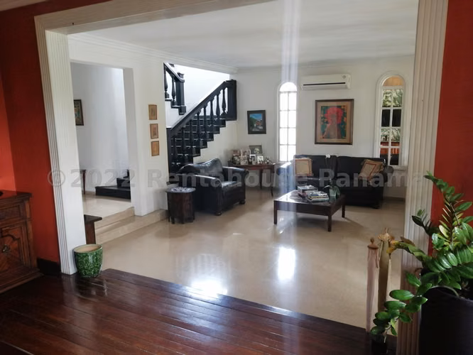 VENTA DE CASA LA ALAMEDA GM