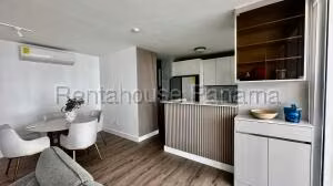 Alquiler de Apartamento con 110m2 en Costa del Este PH Sevilla 27-75SR