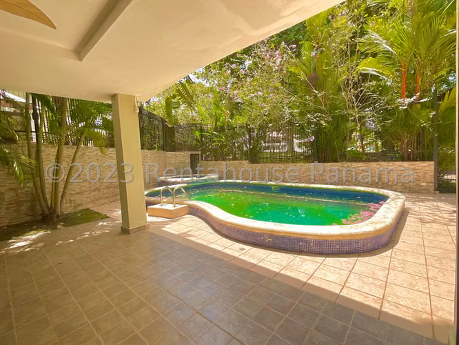 VENTA DE CASA ALBROOK GM
