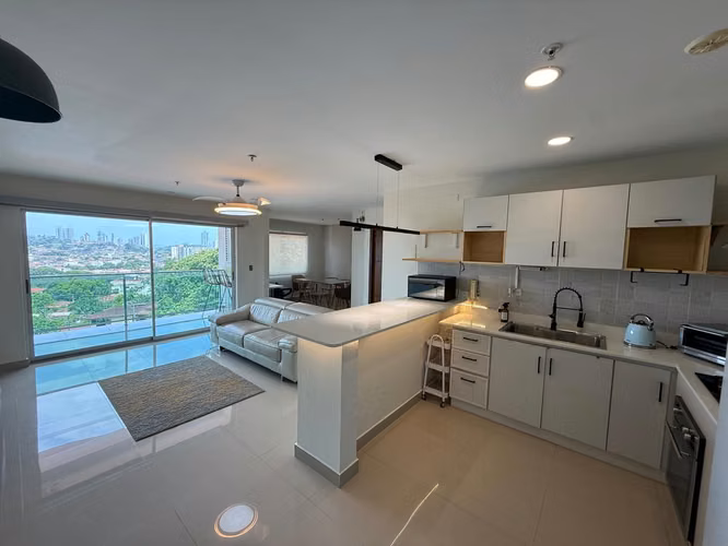 Amplio cómodo y silencioso apartamento