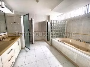 Venta de Apartamento con 511m2 en Punta Paitilla PH Pacific Shore 26-4209SR