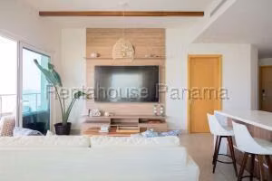 Venta de Apartamento con 194m2 en Maria Chiquita PH Playa Escondida 26-3381SR